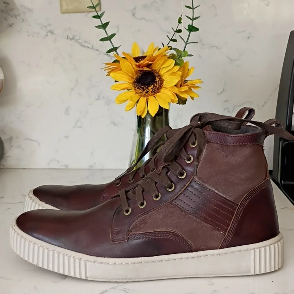 John Varvatos Men's Brown Leather Chukka Boots with Cream Sole